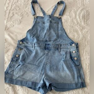 Women’s Old Navy shorts overalls. Size Large